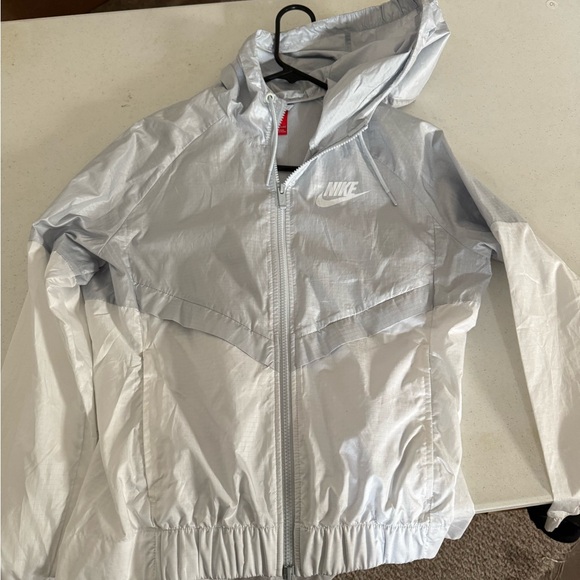 Nike Metallic Silver windbreaker Jacket - Picture 1 of 3